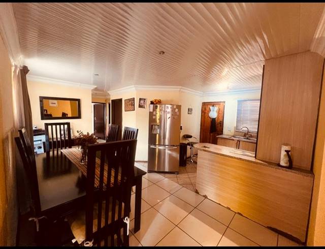 3 BEDROOM HOUSE FOR SALE IN THE ORCHARDS